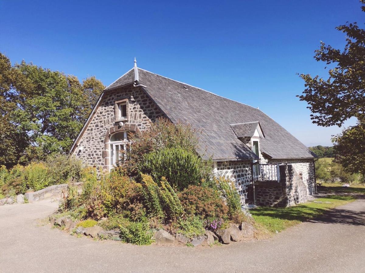 Maison d'Hôtes La Grange Salers Exterior foto