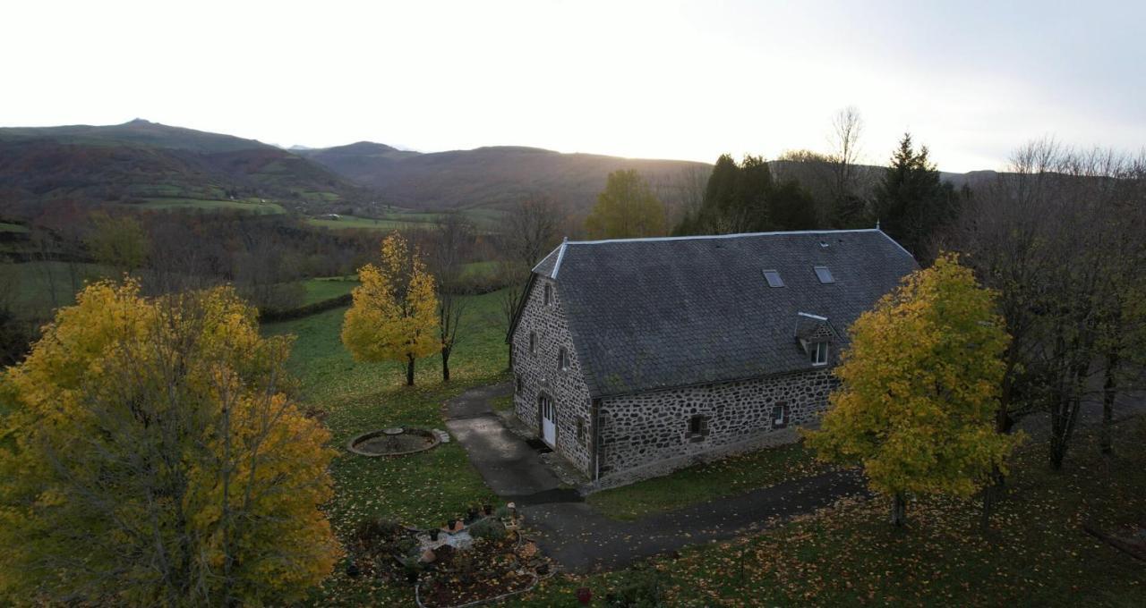Maison d'Hôtes La Grange Salers Exterior foto